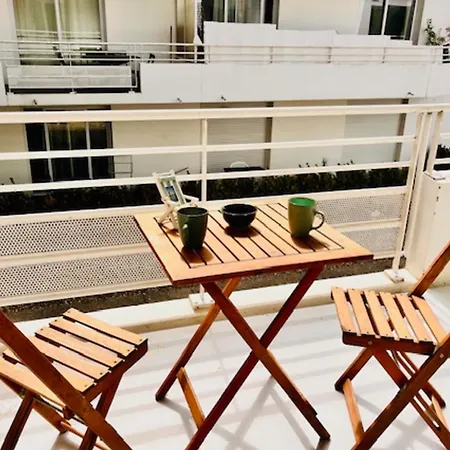 Quiet With Balcony 아파트