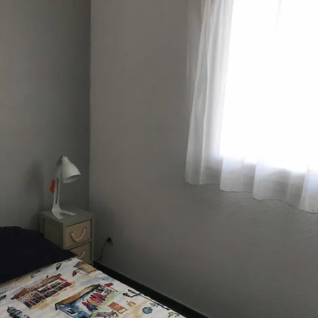 Quiet With Balcony 아파트